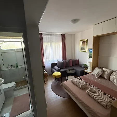 Moderan Na Trgu Republike - Centar * Podgorica