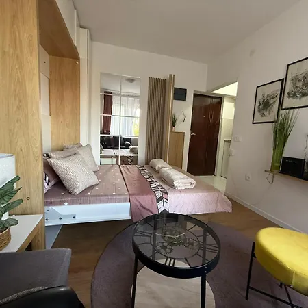 Moderan Na Trgu Republike - Centar Apartment