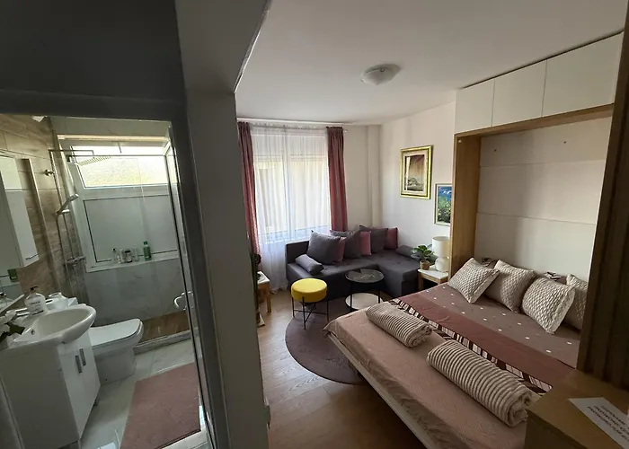 Moderan Na Trgu Republike - Centar * Ποντγορίτσα